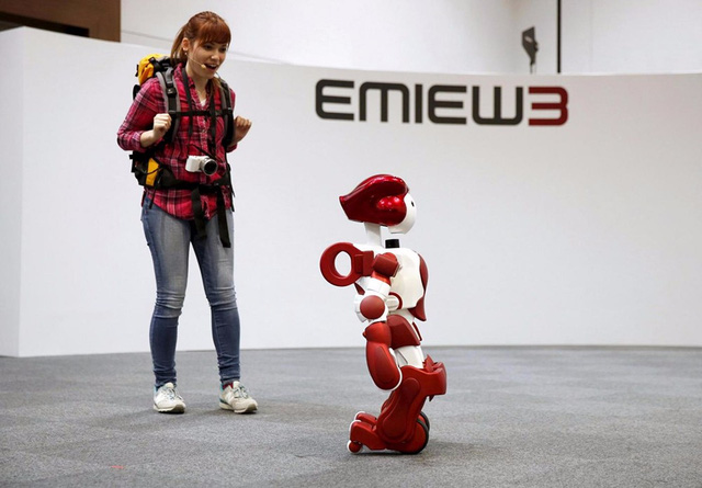 Nhật Bản giới thiệu robot biết nói tiếng Anh, giúp du khách không bị lạc ở sân bay
